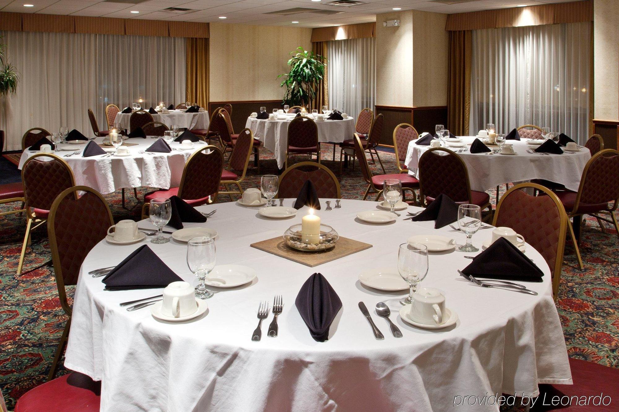 Four Points By Sheraton Cleveland Airport Экстерьер фото