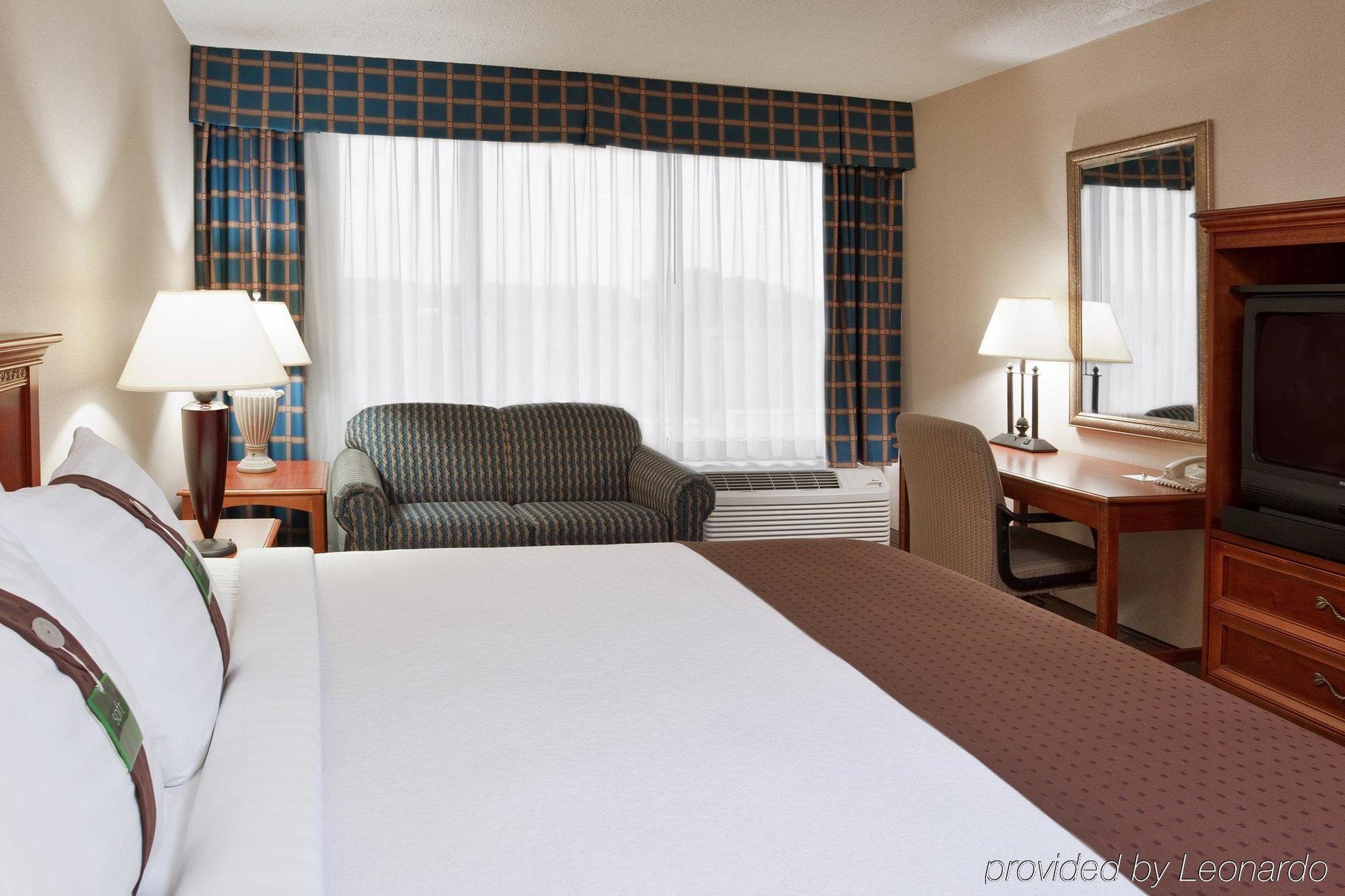 Four Points By Sheraton Cleveland Airport Экстерьер фото