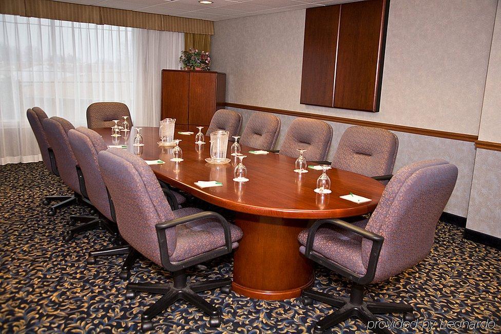 Four Points By Sheraton Cleveland Airport Экстерьер фото