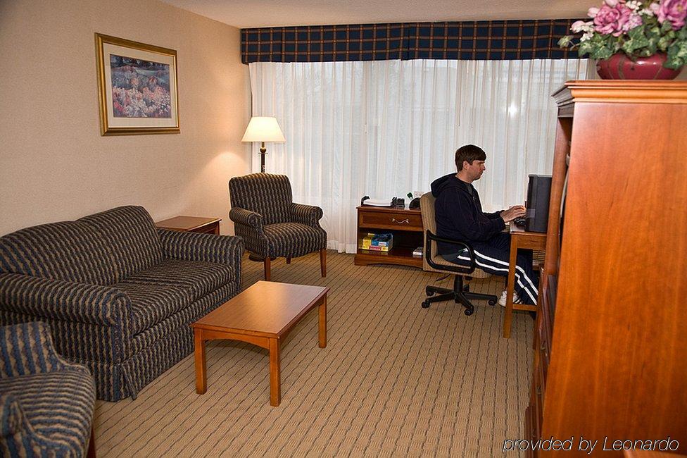 Four Points By Sheraton Cleveland Airport Экстерьер фото