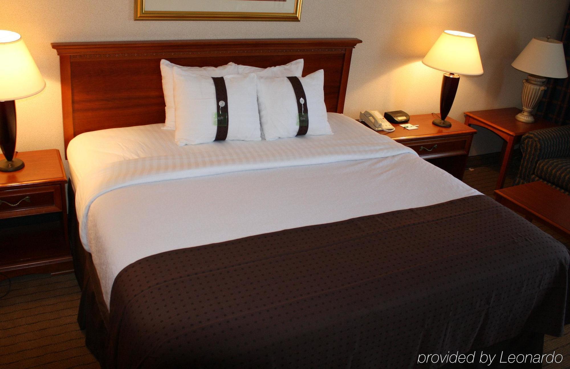 Four Points By Sheraton Cleveland Airport Экстерьер фото