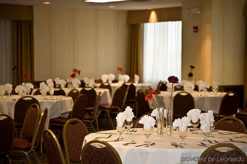 Four Points By Sheraton Cleveland Airport Экстерьер фото