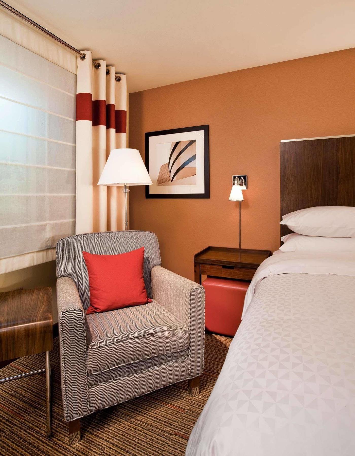 Four Points By Sheraton Cleveland Airport Экстерьер фото