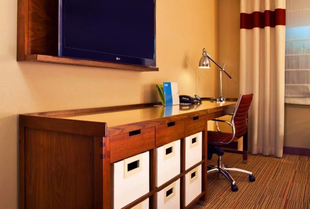 Four Points By Sheraton Cleveland Airport Экстерьер фото