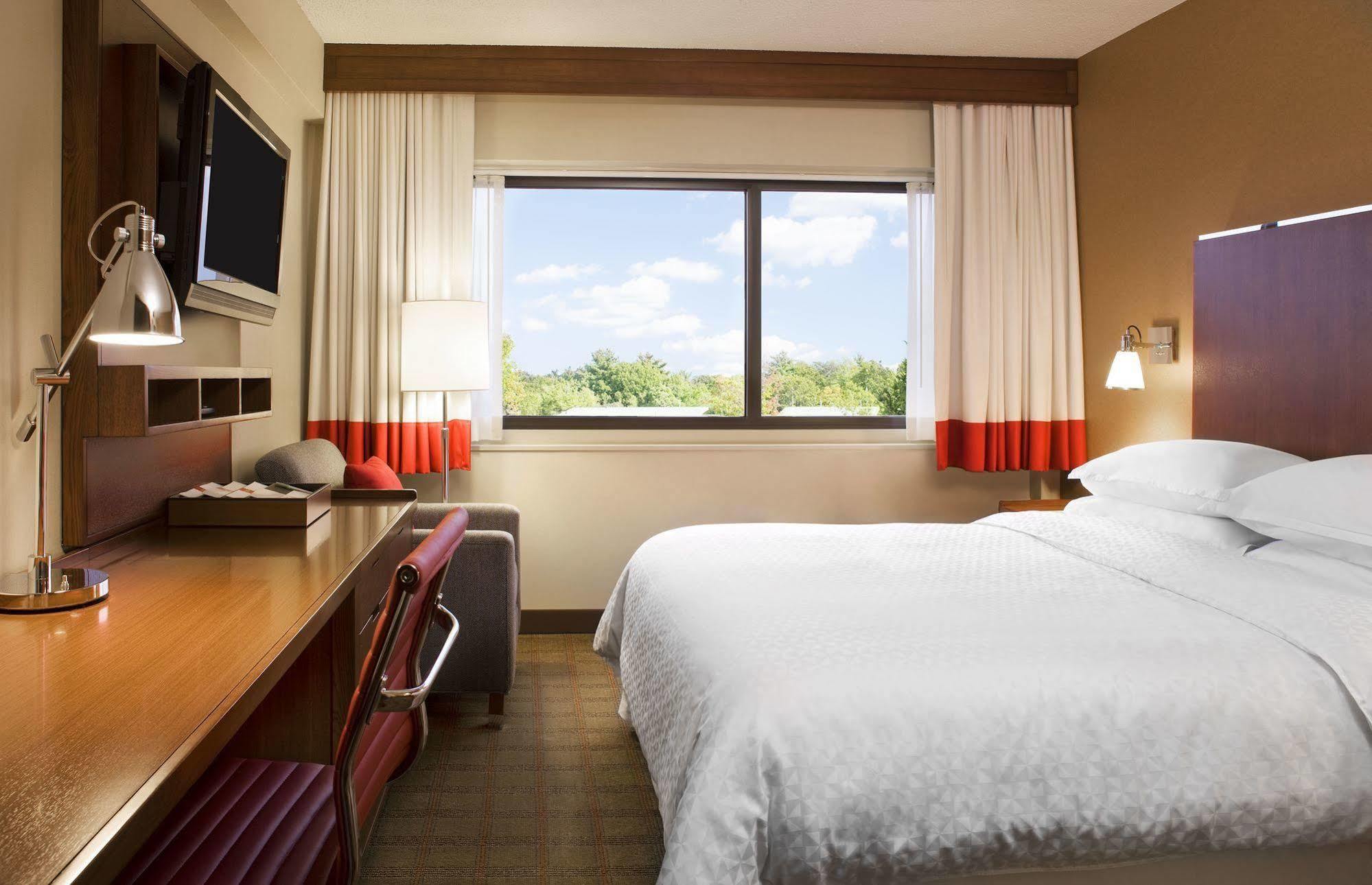 Four Points By Sheraton Cleveland Airport Экстерьер фото
